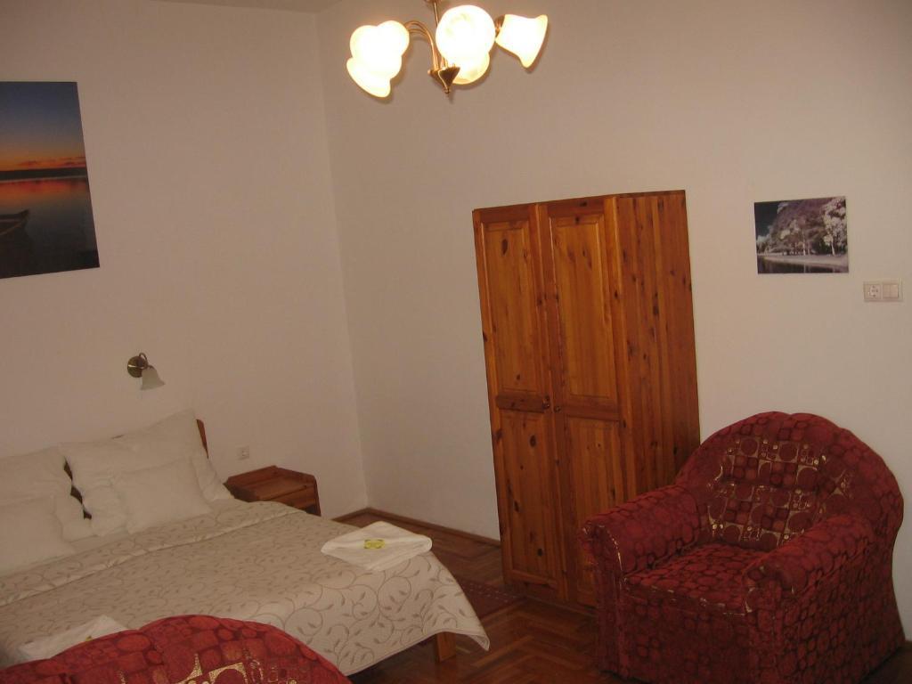 Hôtel Mater Salvatoris House à Gödöllő Chambre photo