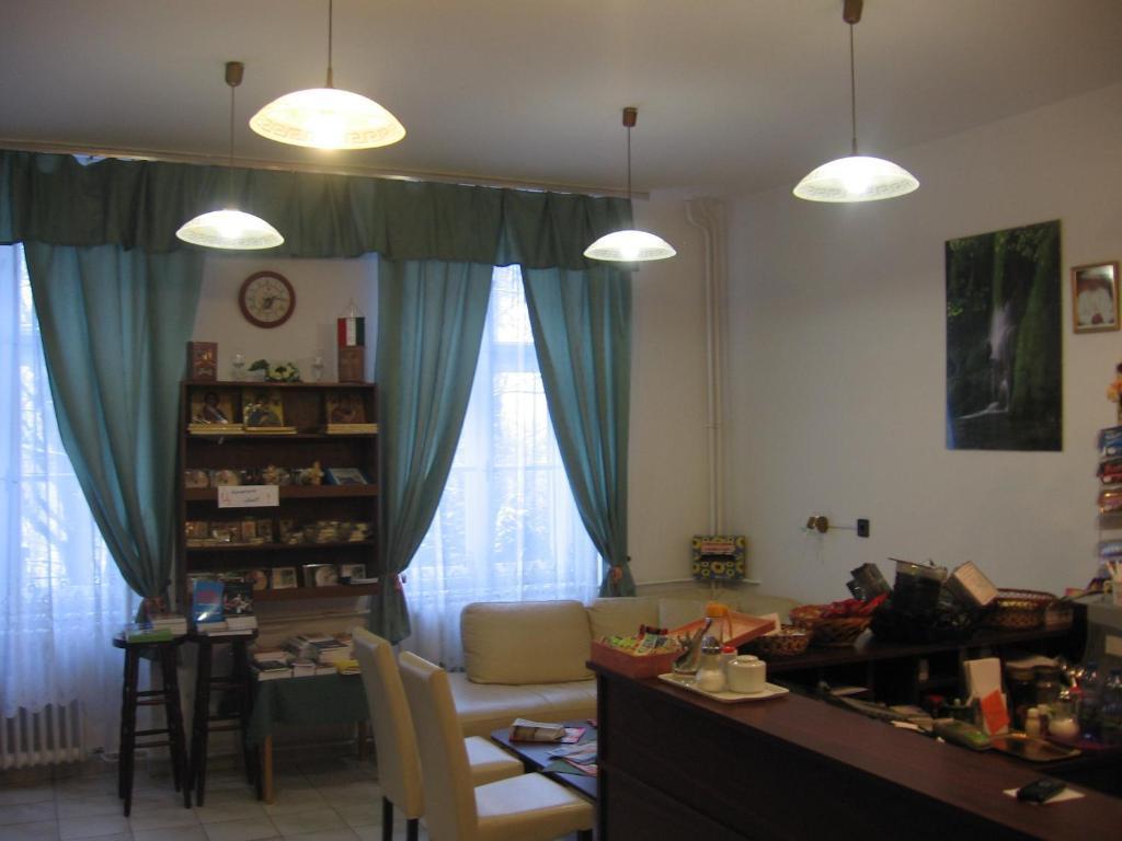 Hôtel Mater Salvatoris House à Gödöllő Extérieur photo